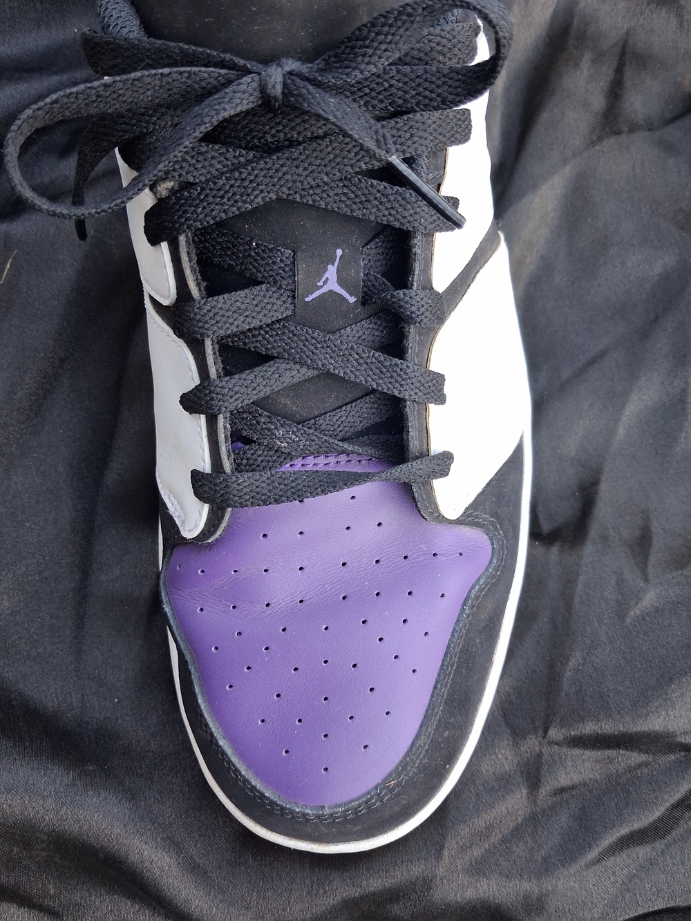 Nike Men’s Black, White & Purple Low-Top Sneakers